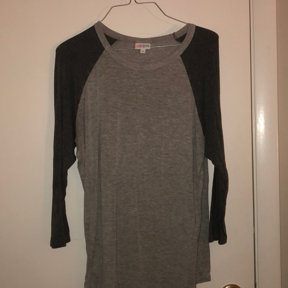 Lularoe t-shirt.
